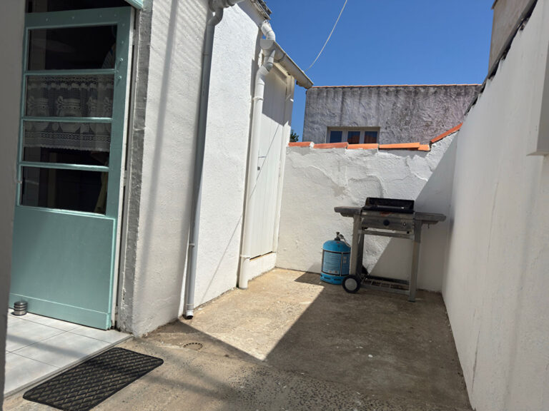 2025-082442-2.jpg